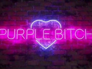 Verkleedpartij lassie heeft eerste seks klem met een ventilator door purple hoer