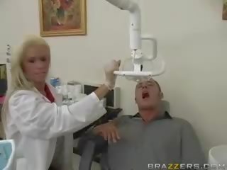 Tainnutus povekas blondi dentist saa kuuma kohteeseen trot ja wanna naida a potilas